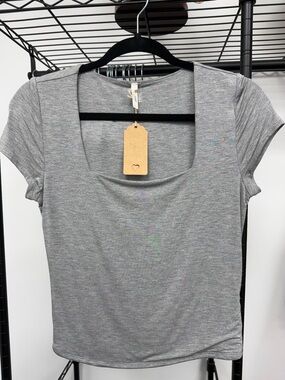BE COOL Gray Square-Neck Short Sleeve Tee